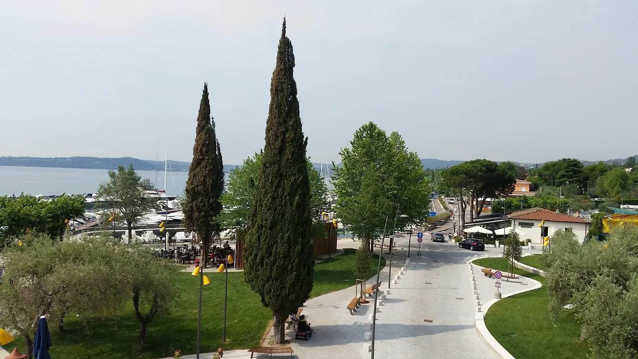Graziosa Al Porto Villa Moniga del Garda